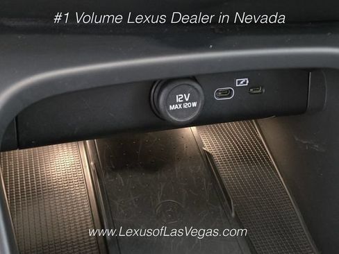 Used 2023 Volvo XC40 Recharge Plus AWD/4WD image 38