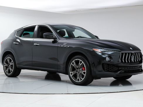 Certified 2023 Maserati Levante GT AWD/4WD image 7