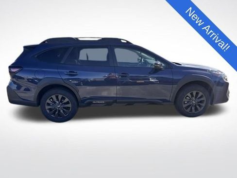 Used 2025 Subaru Outback Onyx Edition image 8