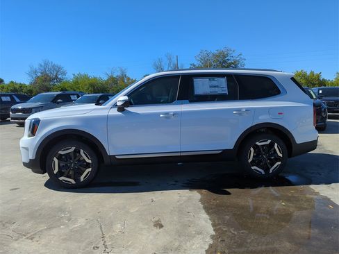 New 2025 Kia Telluride S image 5