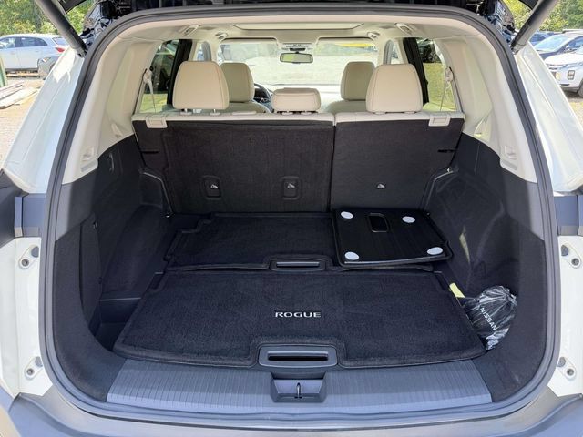 Used 2023 Nissan Rogue SL AWD/4WD image 12