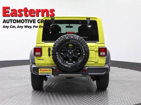 Used 2023 Jeep Wrangler Unlimited w/ Cold Weather Group AWD/4WD image 6