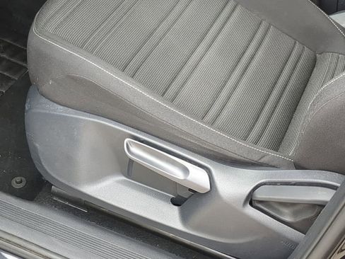 Used 2022 Volkswagen Tiguan S image 13