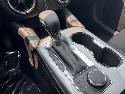 Used 2025 Chevrolet Blazer LT FWD image 41