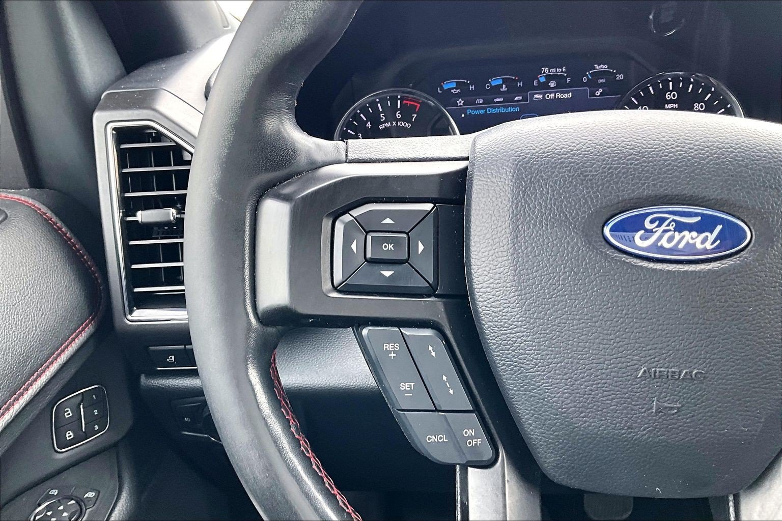 Used 2019 Ford Expedition Limited w/ Equipment Group 303A AWD/4WD image 11