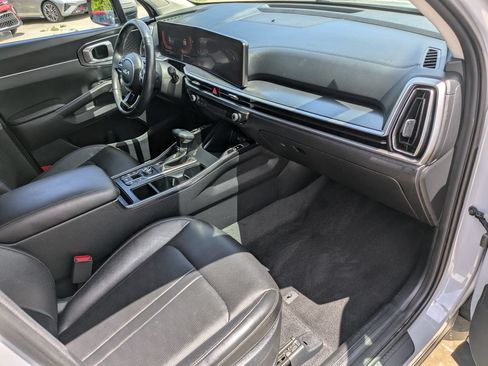 Certified 2024 Kia Sorento S FWD image 12