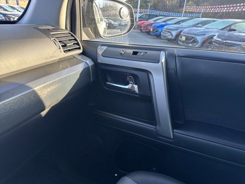 Used 2023 Toyota 4Runner SR5 Premium image 23