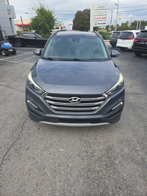 Used 2017 Hyundai Tucson Limited w/ Limited Ultimate Package 03 FWD image 5