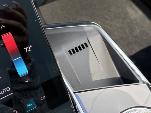 New 2025 Cadillac Escalade IQ Sport 2 w/ LPO, ONYX Package image 31