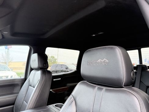 Used 2020 Chevrolet Silverado 1500 High Country w/ Technology Package image 24