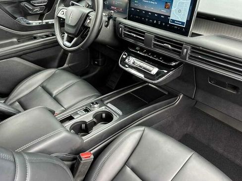 Used 2025 Lincoln Corsair FWD w/ Rear Removable Package Tray image 14