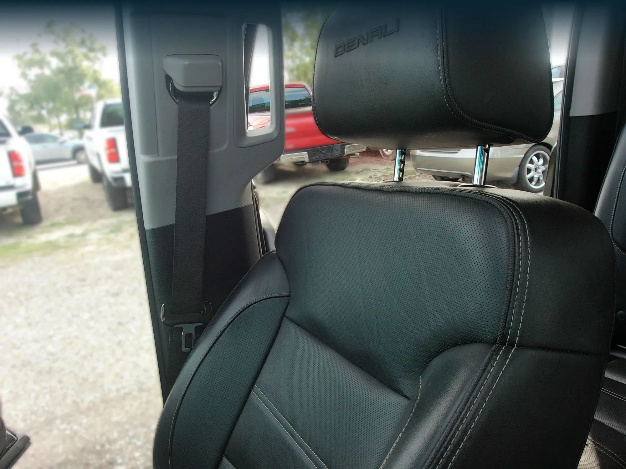 Used 2015 GMC Yukon XL Denali w/ Open Road Package RWD image 27
