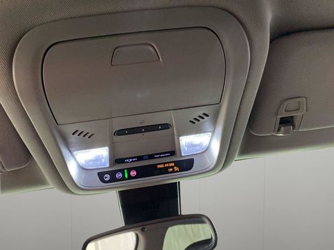 Used 2023 GMC Terrain SLT w/ LPO, Floor Liner Package FWD image 38