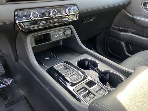 Used 2025 Honda Pilot Elite image 29