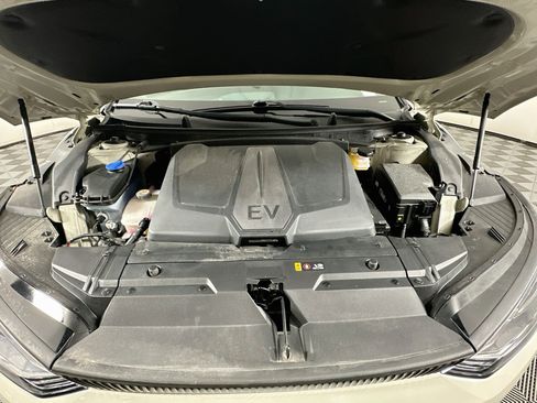Used 2023 Kia EV6 Wind RWD image 32