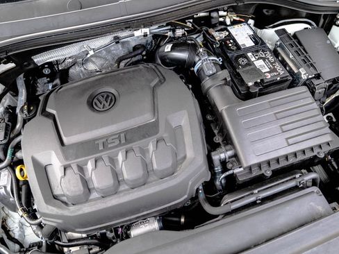 Used 2024 Volkswagen Tiguan SE R-Line AWD/4WD image 41