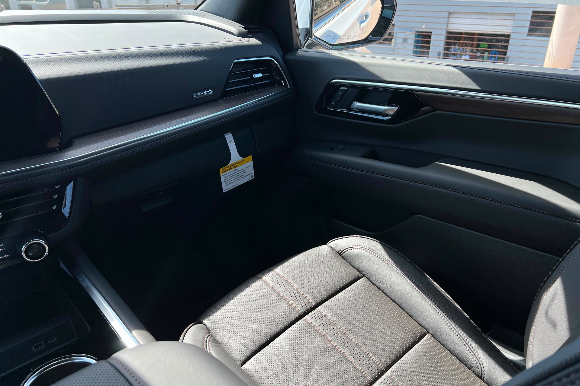 New 2026 Chevrolet Suburban High Country AWD/4WD image 11
