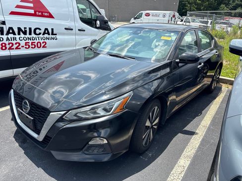 Used 2022 Nissan Altima 2.5 SV FWD image 1