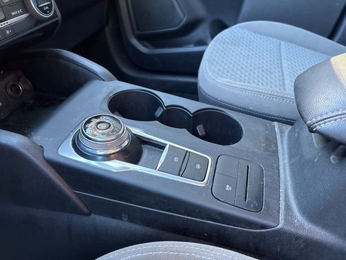 Used 2021 Ford Escape SE image 17