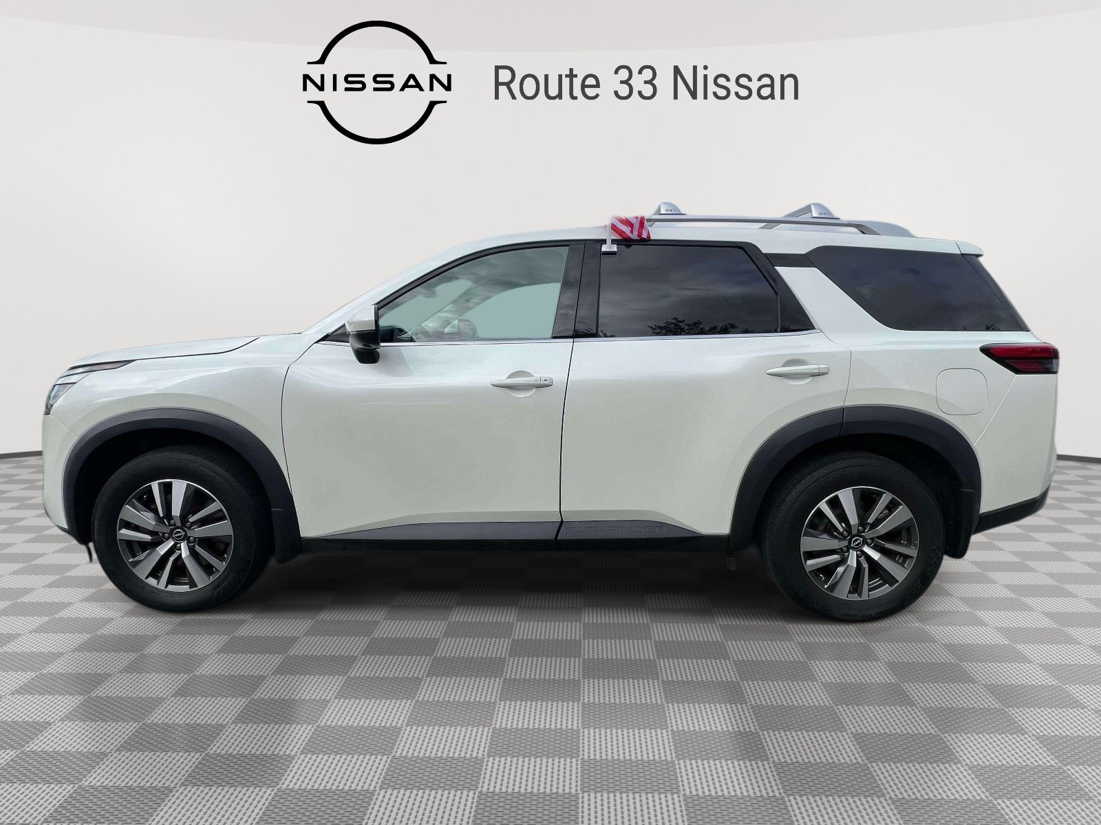 Used 2024 Nissan Pathfinder SL AWD/4WD image 5