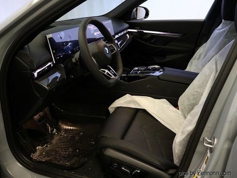 Used 2026 BMW i5 eDrive40 w/ M Sport Package image 11