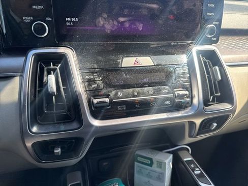 Used 2022 Kia Sorento S AWD/4WD image 24