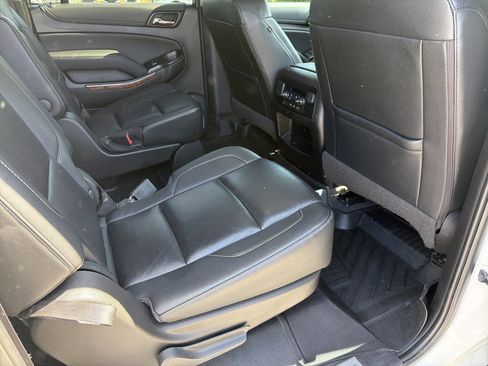 Used 2019 Chevrolet Suburban Premier image 32