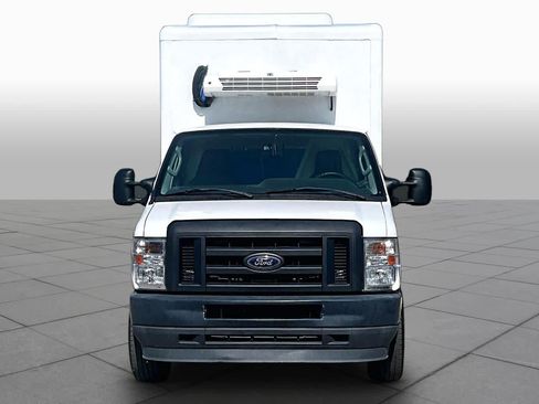 Used 2023 Ford E-350 and Econoline 350 Super Duty w/ Power Windows & Locks Group RWD image 4
