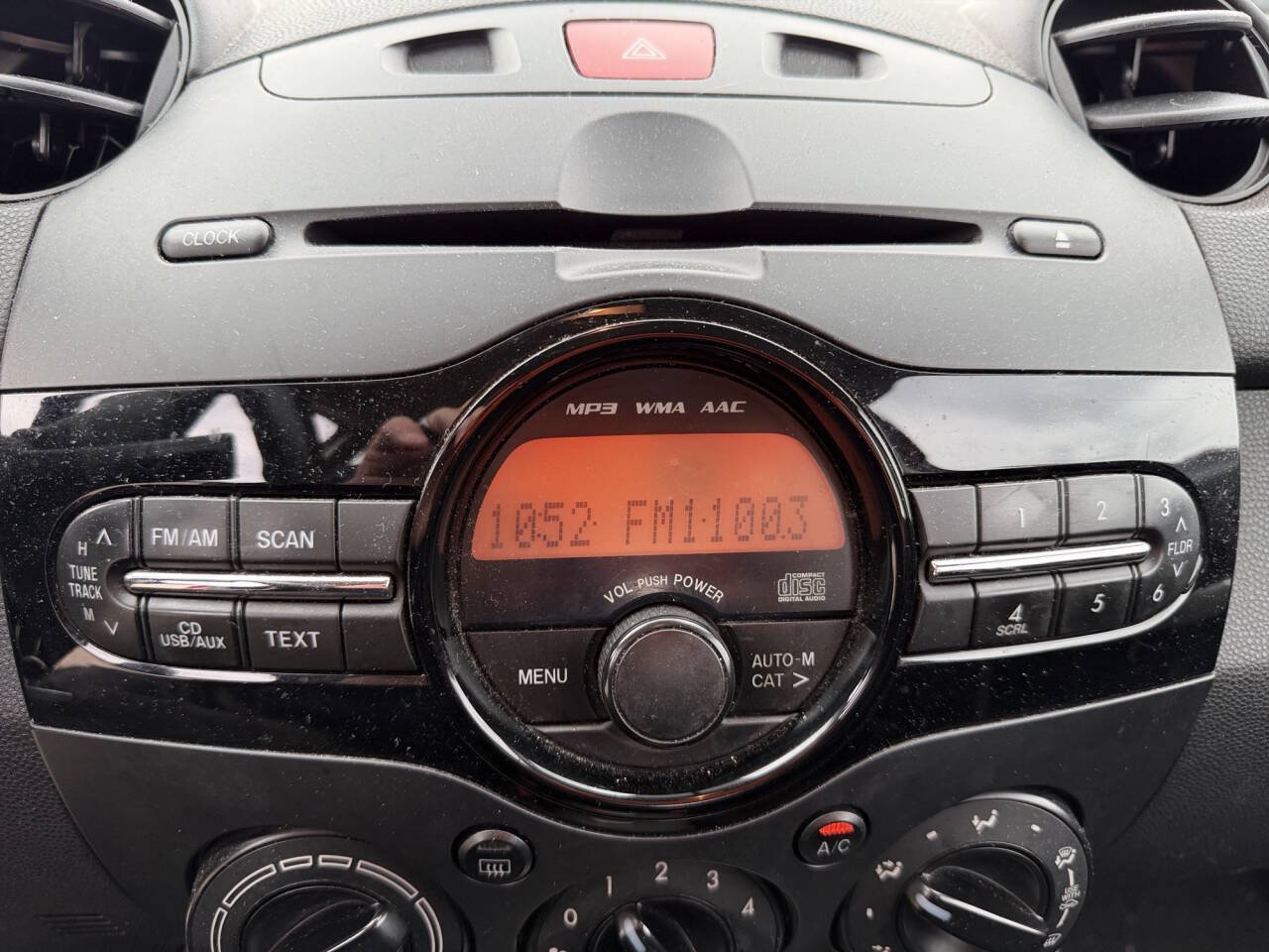Used 2013 MAZDA MAZDA2 Sport FWD image 34