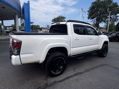 Used 2021 Toyota Tacoma TRD Sport w/ TRD Premium Sport Package AWD/4WD image 7