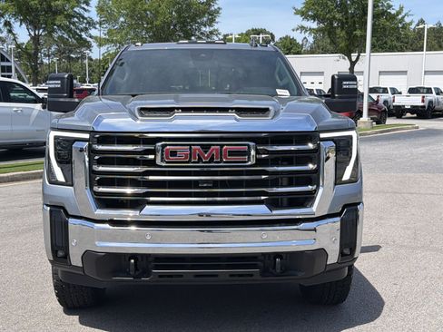 Used 2025 GMC Sierra 2500 SLE w/ SLE Value Package; AWD/4WD image 6