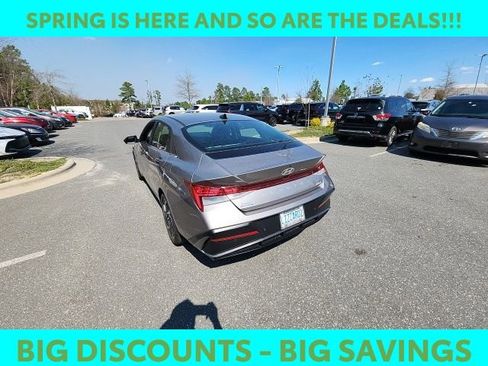 Certified 2024 Hyundai Elantra Limited image 12