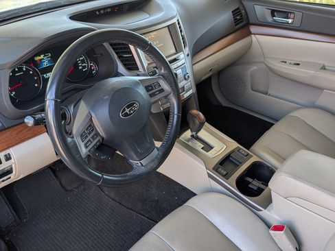 Used 2013 Subaru Outback 2.5i Limited AWD/4WD image 25