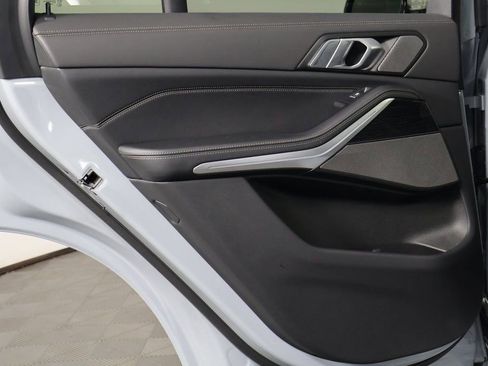 Used 2025 BMW X5 xDrive40i w/ M Sport Package image 13