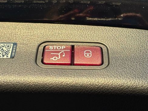 Used 2023 Mercedes-Benz GLC 300 4MATIC image 7