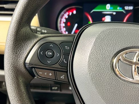Used 2025 Toyota RAV4 XLE w/ Convenience Package FWD image 18