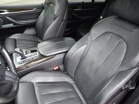 Used 2018 BMW X5 xDrive50i image 9