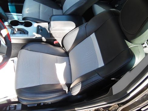 Used 2012 Toyota Camry SE image 10