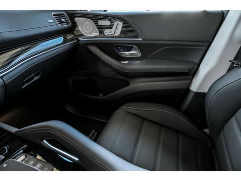 New 2026 Mercedes-Benz GLS 450 4MATIC image 18