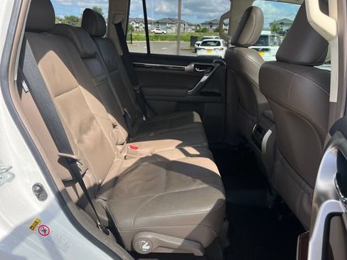 Used 2015 Lexus GX 460 w/ Premium Package AWD/4WD image 12