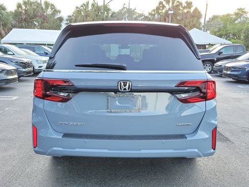New 2026 Honda Odyssey Touring image 5