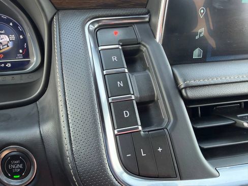 Used 2023 Chevrolet Suburban Premier AWD/4WD image 26