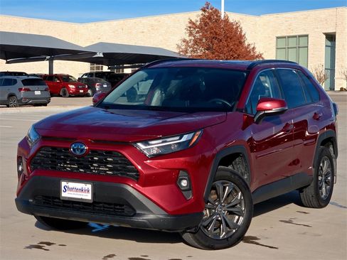 Used 2024 Toyota RAV4 XLE Premium image 2