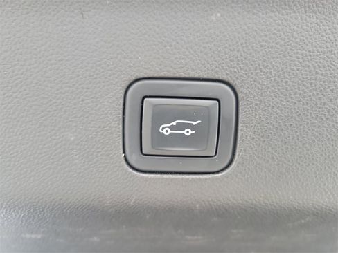 Used 2021 Chevrolet Tahoe Z71 image 10