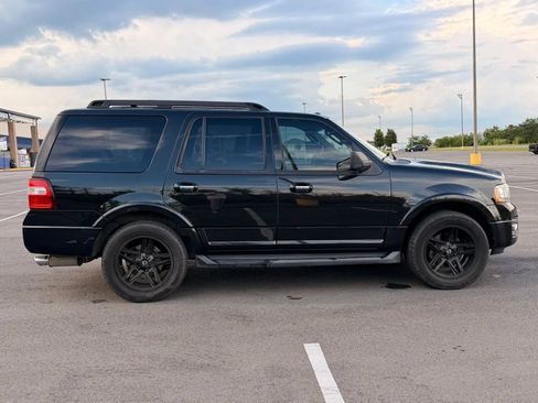 Used 2015 Ford Expedition XLT w/ Equipment Group 202A RWD image 7