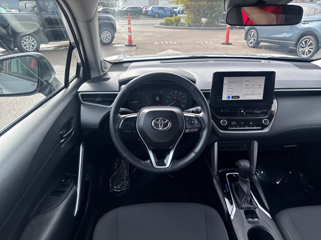 Used 2023 Toyota Corolla Cross LE w/ Moonroof Package AWD/4WD image 12