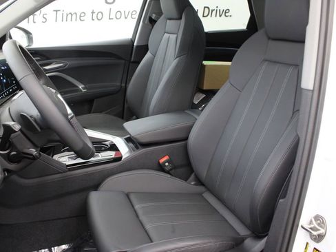 New 2025 Audi Q5 Prestige image 14