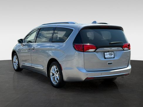 Used 2020 Chrysler Pacifica Limited FWD image 7