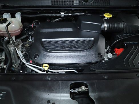 Used 2024 Chrysler Pacifica Touring-L FWD image 33