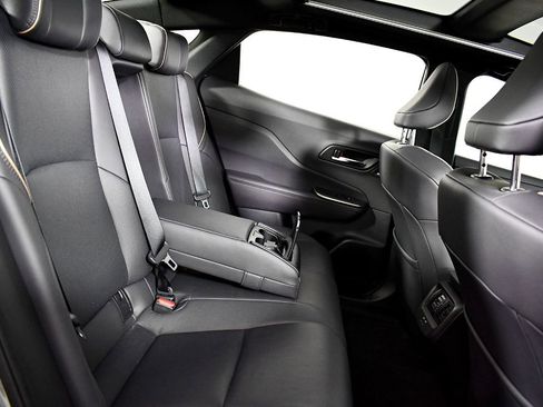 Used 2023 Toyota Crown Platinum image 42